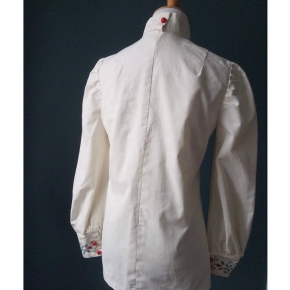 Vintage 70’s Hungarian Embroidered Blouse - Picture 3 of 6